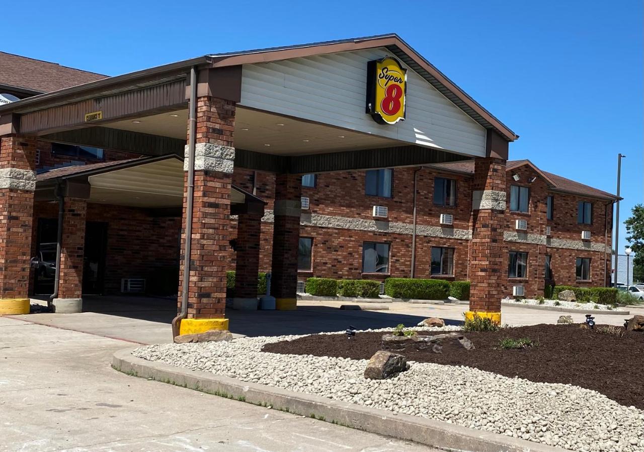 Super 8 By Wyndham Independence Ks Hotell Eksteriør bilde