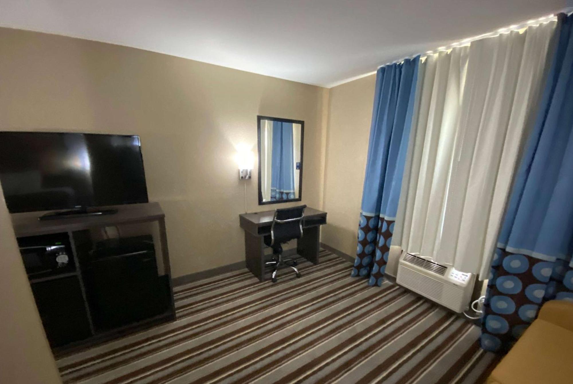 Super 8 By Wyndham Independence Ks Hotell Eksteriør bilde