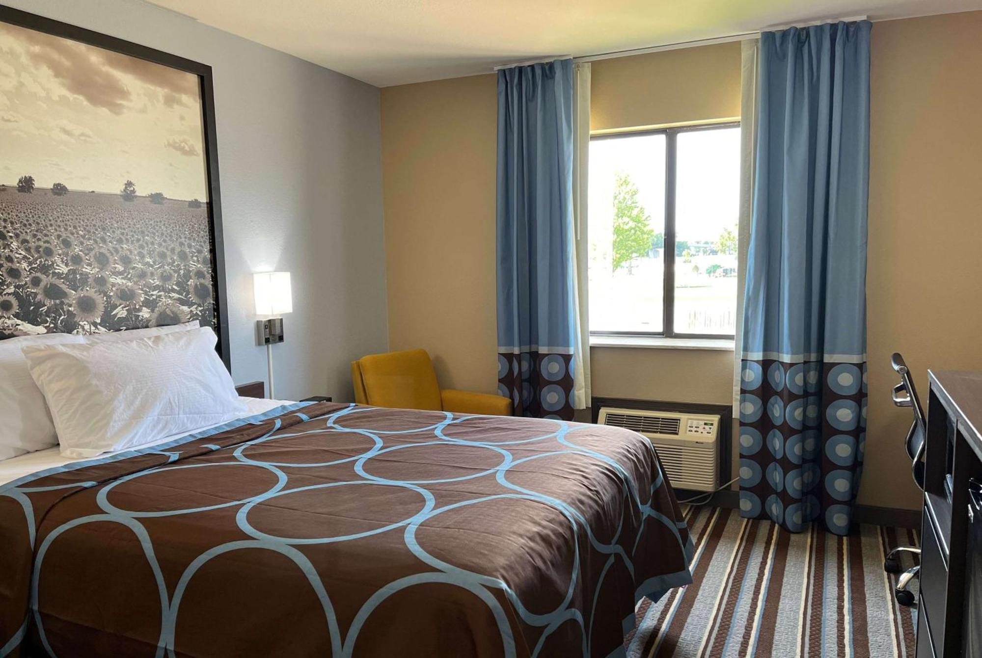 Super 8 By Wyndham Independence Ks Hotell Eksteriør bilde